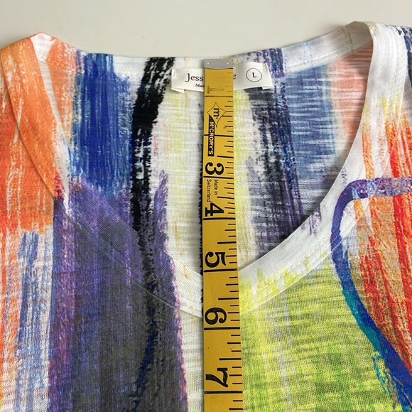 Jess & Jane Multi-Color Burnout Abstract Paint Print V-Neck round hem Tee- Large - Picture 9 of 9